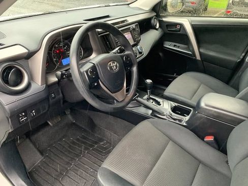 Used 2016 Toyota RAV4 LE AWD/4WD image 23