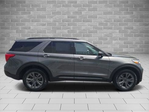 Certified 2023 Ford Explorer XLT w/ Equipment Group 202A AWD/4WD image 9