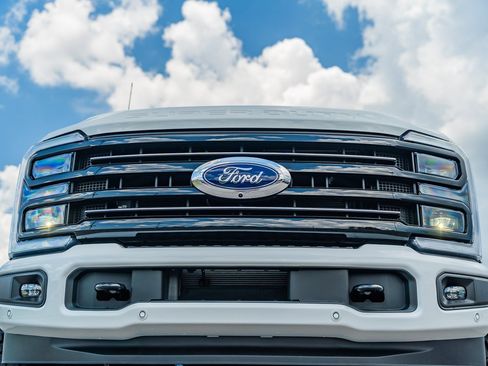 Used 2025 Ford F350 Platinum image 25