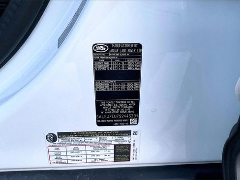 Used 2025 Land Rover Defender 110 S image 18