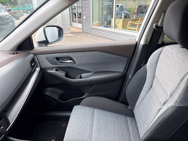 Used 2023 Nissan Rogue SV AWD/4WD image 26