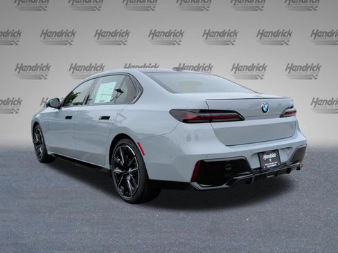 New 2026 BMW 740i w/ Premium Package RWD image 9