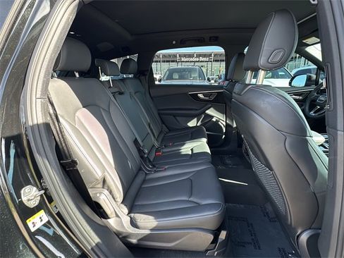 Used 2025 Audi Q7 3.0T Prestige w/ Prestige Package image 26