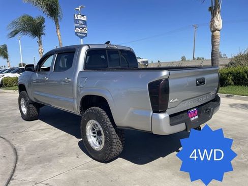 Used 2022 Toyota Tacoma SR AWD/4WD image 6
