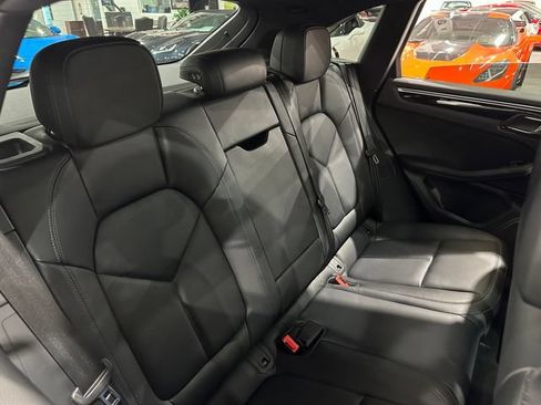 Used 2023 Porsche Macan AWD/4WD image 20