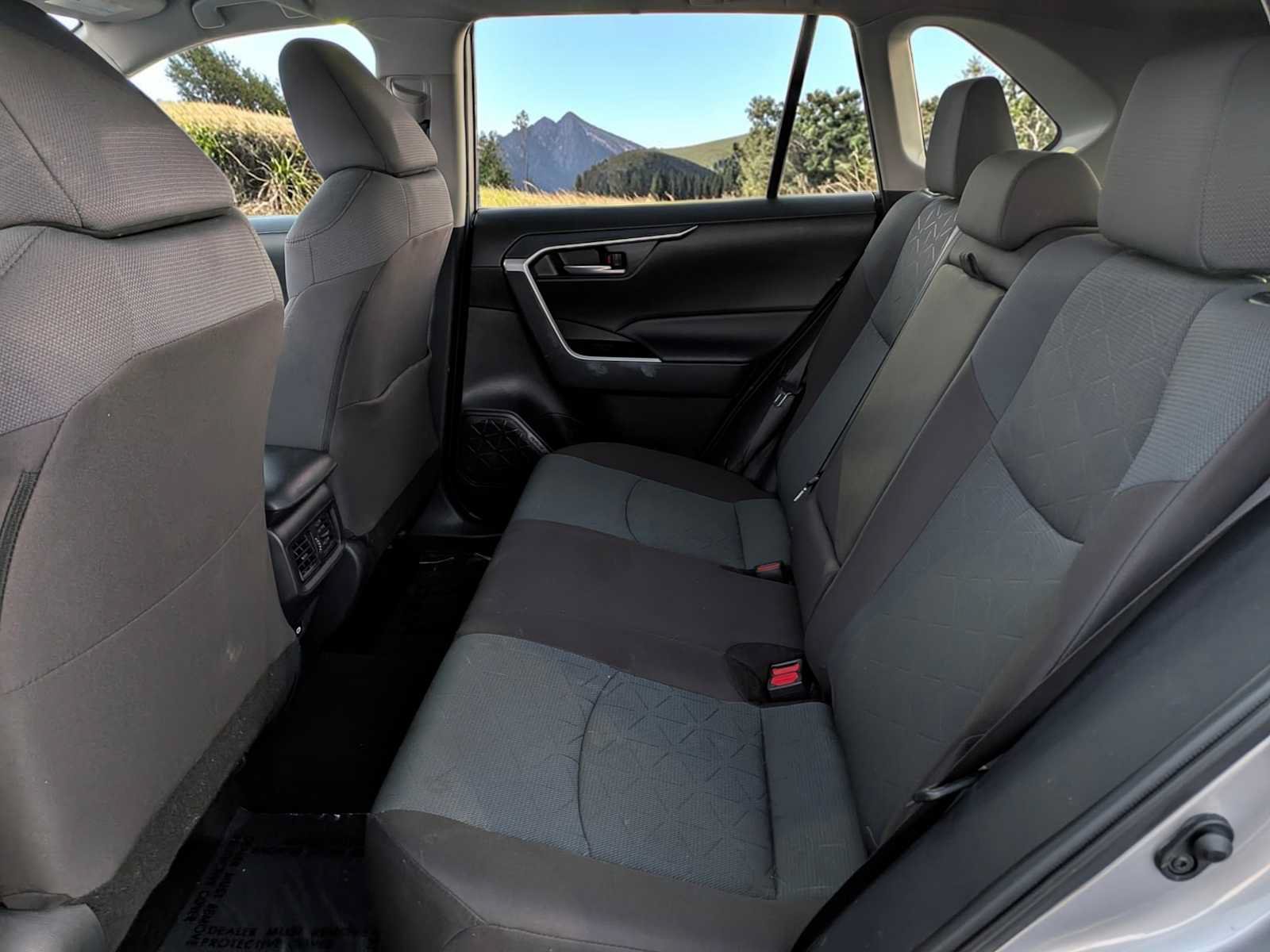 Used 2025 Toyota RAV4 XLE AWD/4WD image 13