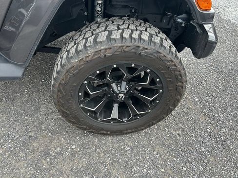 Used 2021 Jeep Wrangler Unlimited Sahara AWD/4WD image 13