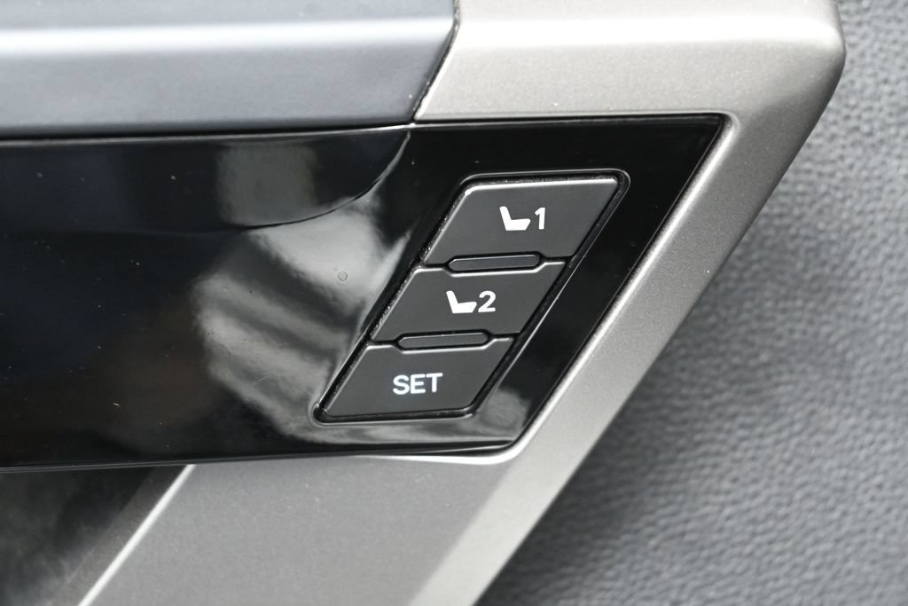 Used 2024 Toyota Tundra Limited w/ Power Package AWD/4WD image 12