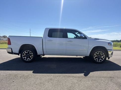 Used 2025 RAM 1500 Laramie AWD/4WD image 6