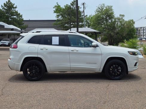 Used 2019 Jeep Cherokee Overland w/ Technology Group AWD/4WD image 4