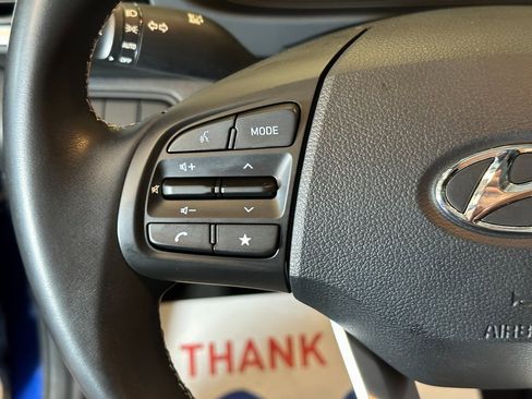 Used 2023 Hyundai Venue SEL w/ Cargo Package image 10