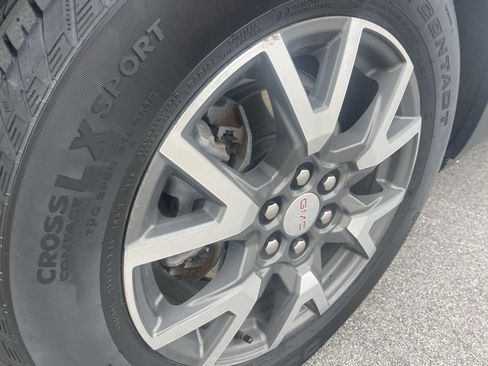 Used 2023 GMC Acadia SLE w/ Driver Convenience Package image 10