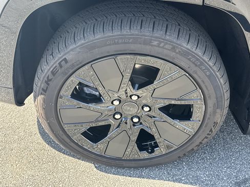 Used 2025 Jeep Wagoneer S Launch Edition image 22