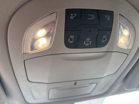 Used 2022 Chrysler Pacifica Touring-L w/ Uconnect Theater Family Group image 29