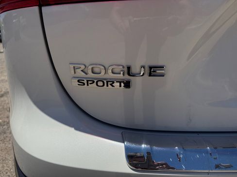 Used 2022 Nissan Rogue Sport SL w/ Premium Package FWD image 24