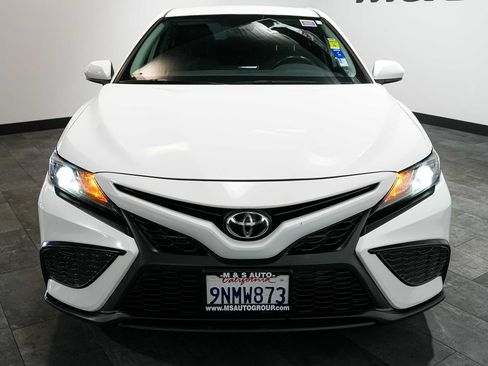 Used 2021 Toyota Camry SE FWD image 6