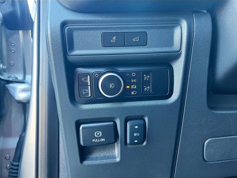 Used 2024 Ford Expedition Platinum image 10