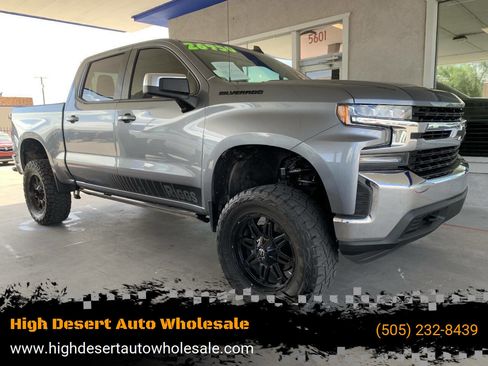 Used 2021 Chevrolet Silverado 1500 LT AWD/4WD image 1