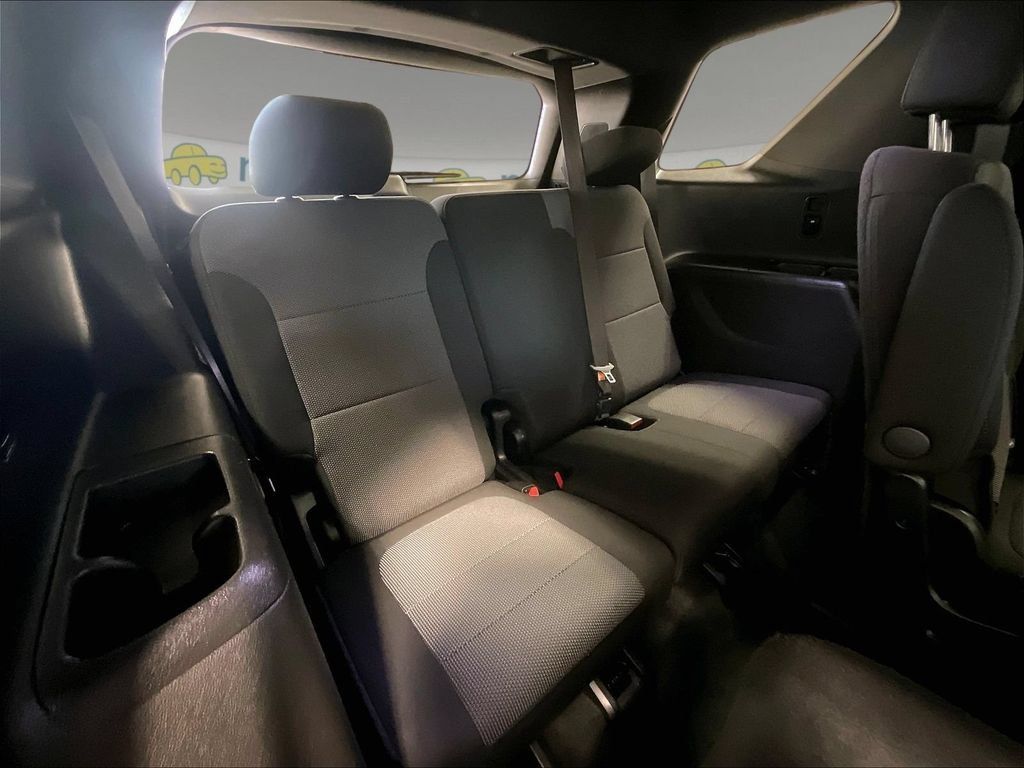 Used 2023 Chevrolet Traverse LT AWD/4WD image 17