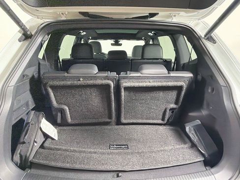 Used 2023 Volkswagen Tiguan SE R-Line FWD image 24