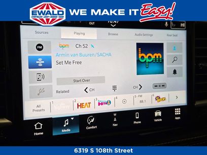 New 2026 Chrysler Pacifica Select