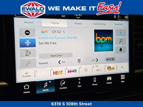 New 2026 Chrysler Pacifica Select image 2