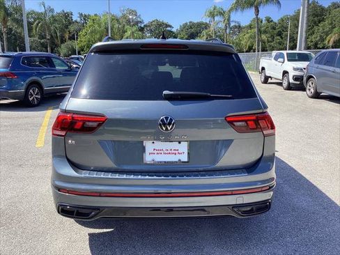 Used 2023 Volkswagen Tiguan SE R-Line FWD image 9