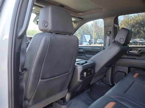 Used 2024 GMC Sierra 2500 AT4 w/ AT4 Premium Plus Package image 11