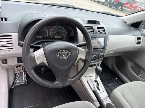 Used 2012 Toyota Corolla LE FWD image 12