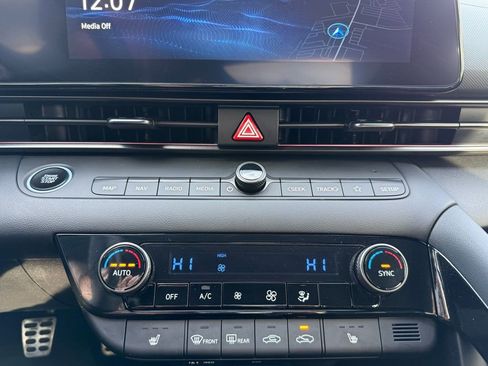 Certified 2025 Hyundai Elantra N Base image 26