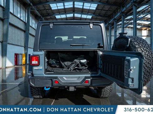 Used 2024 Jeep Wrangler Unlimited image 35