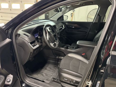 Certified 2024 GMC Terrain SLT w/ Infotainment Package II image 15