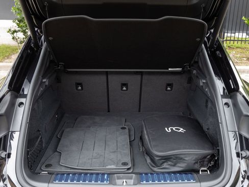 Certified 2025 Porsche Macan Turbo Electric AWD/4WD image 30