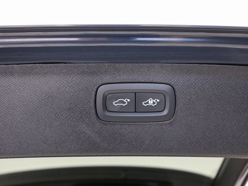 Used 2023 Volvo XC90 T8 Ultimate image 49