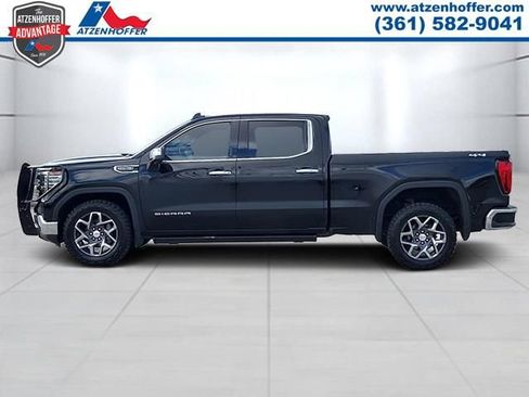 Used 2022 GMC Sierra 1500 SLT w/ SLT Convenience Package image 4