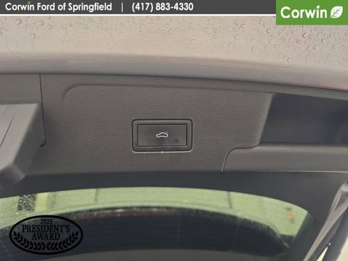 Used 2024 Volkswagen Atlas Cross Sport SE image 16