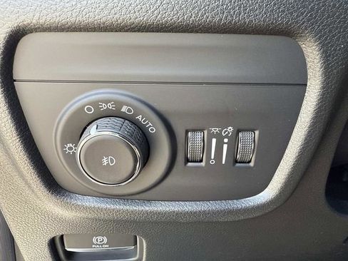 New 2025 Jeep Grand Cherokee Limited w/ Black Appearance Package image 29