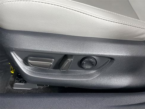 Certified 2025 Toyota Camry SE w/ Convenience Package image 31