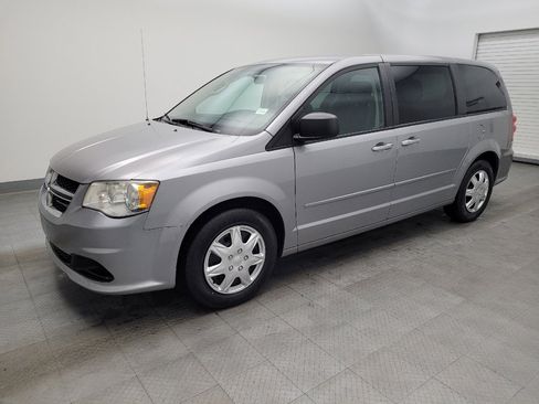 Used 2014 Dodge Grand Caravan SE w/ Quick Order Package 29E SE image 2
