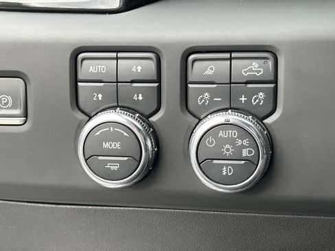 Used 2024 GMC Sierra 3500 Denali w/ Denali Reserve Package image 21