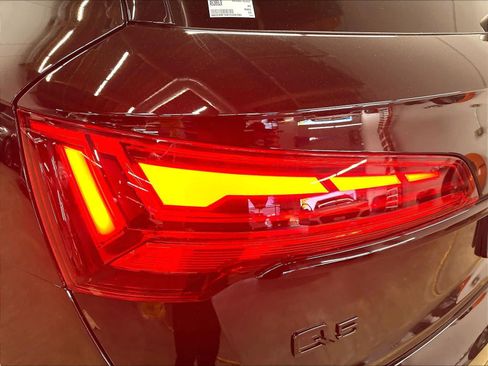 Used 2023 Audi Q5 2.0T Premium Plus w/ Premium Plus Package AWD/4WD image 30