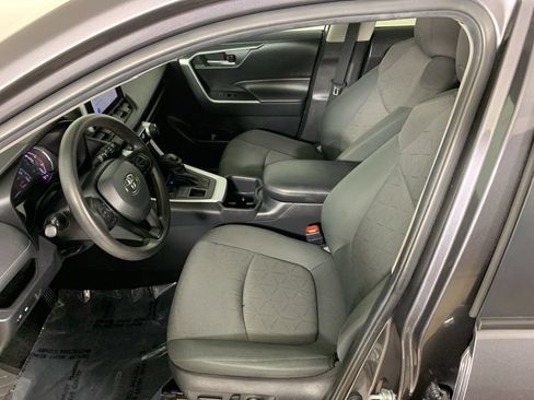 Used 2024 Toyota RAV4 XLE AWD/4WD image 28