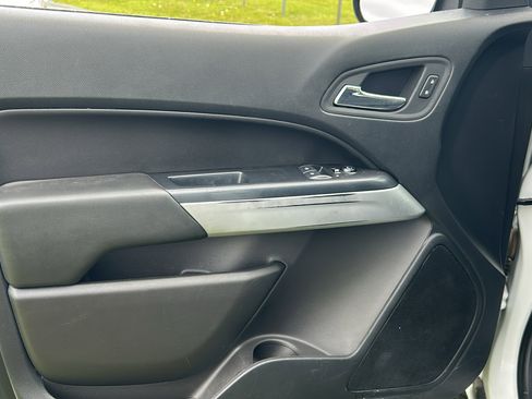 Used 2021 Chevrolet Colorado LT w/ Fleet Safety Package image 20