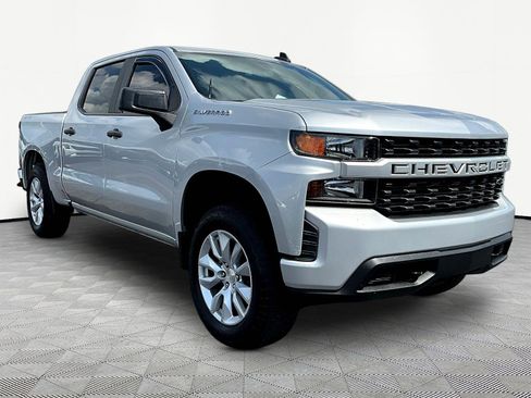 Used 2020 Chevrolet Silverado 1500 Custom w/ Custom Value Package AWD/4WD image 3