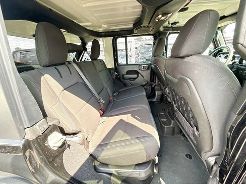 Used 2022 Jeep Wrangler Unlimited Rubicon 4xe w/ Cold Weather Group AWD/4WD image 31
