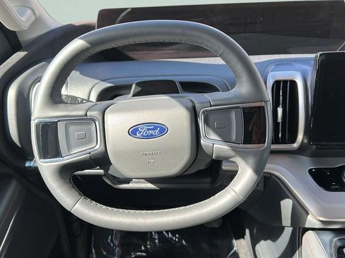 Certified 2025 Ford Expedition Active AWD/4WD image 12