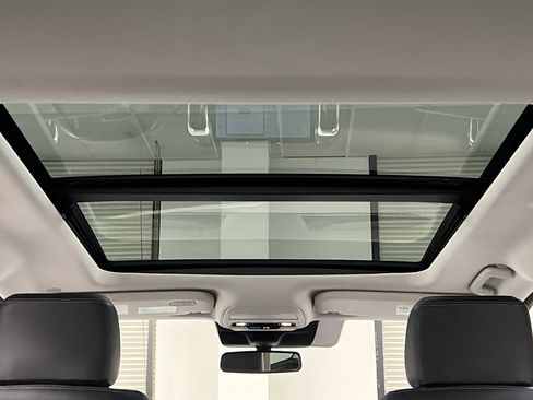 Used 2025 Ford Expedition Platinum image 48