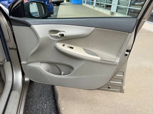 Used 2009 Toyota Corolla FWD image 39
