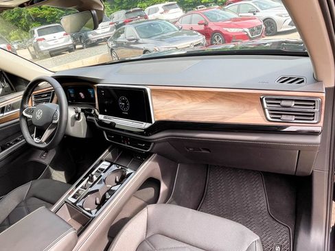 Used 2024 Volkswagen Atlas SE image 9