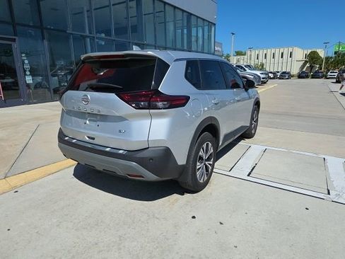Used 2023 Nissan Rogue SV FWD image 4